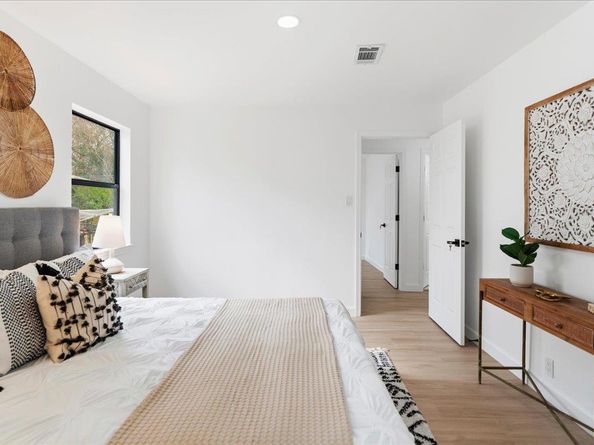 1109 Arcadia Ave, Austin TX 78757