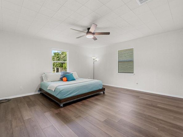 210 Fallwell ST, Liberty Hill TX 78642