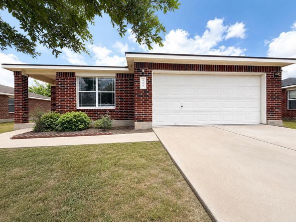 906 W South ST, Leander TX 78641