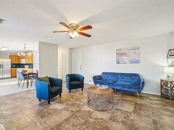 924 Melted Candle CV, Pflugerville TX 78660