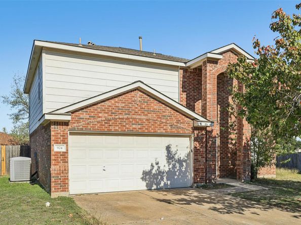 924 Melted Candle CV, Pflugerville TX 78660