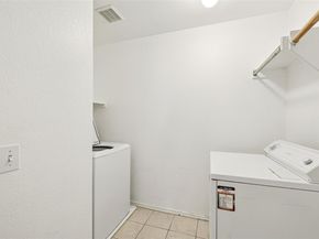 924 Melted Candle CV, Pflugerville TX 78660