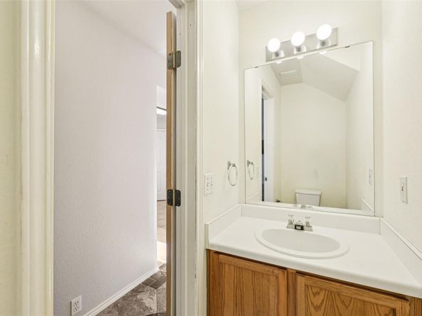 924 Melted Candle CV, Pflugerville TX 78660