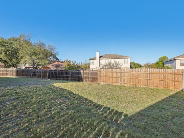 924 Melted Candle CV, Pflugerville TX 78660