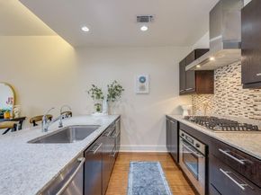 210 Lee Barton DR 421, Austin TX 78704