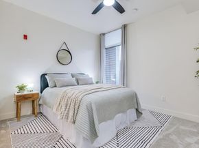 210 Lee Barton DR 421, Austin TX 78704