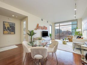 210 Lee Barton DR 421, Austin TX 78704