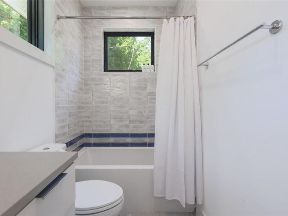 87 Chalmers Ave, Austin TX 78702