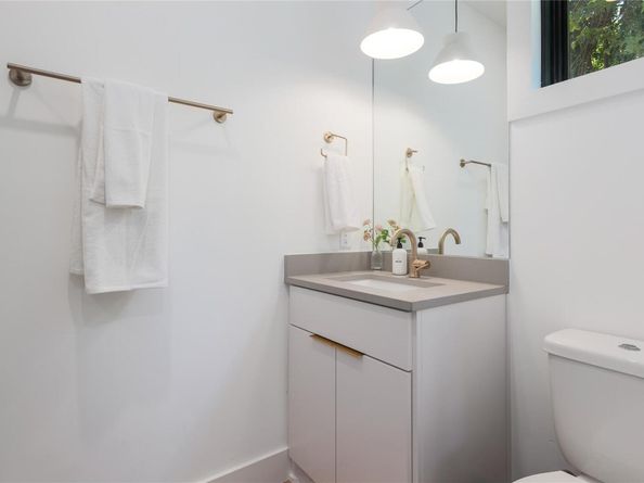 87 Chalmers Ave, Austin TX 78702