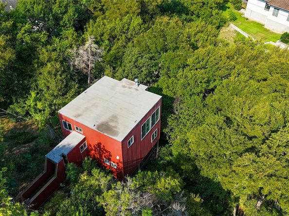 20 N Peak RD, West Lake Hills TX 78746