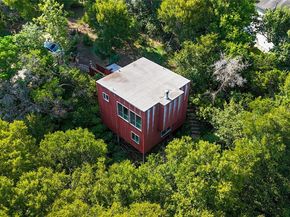20 N Peak RD, West Lake Hills TX 78746