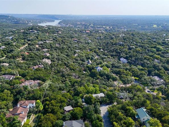 20 N Peak RD, West Lake Hills TX 78746