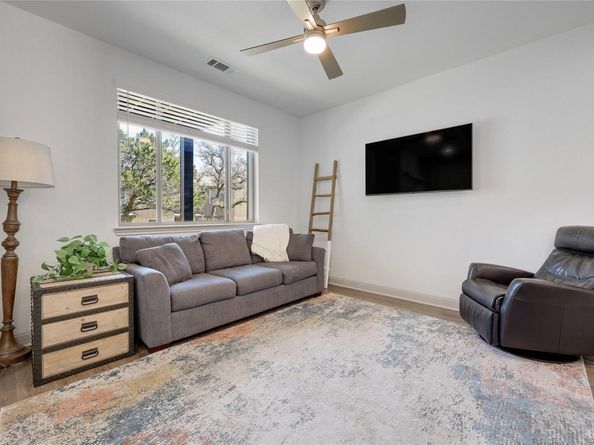 524 Palmer DR, Point Venture TX 78645