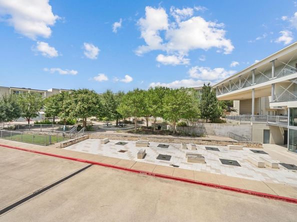 604 N Bluff DR 214, Austin TX 78745