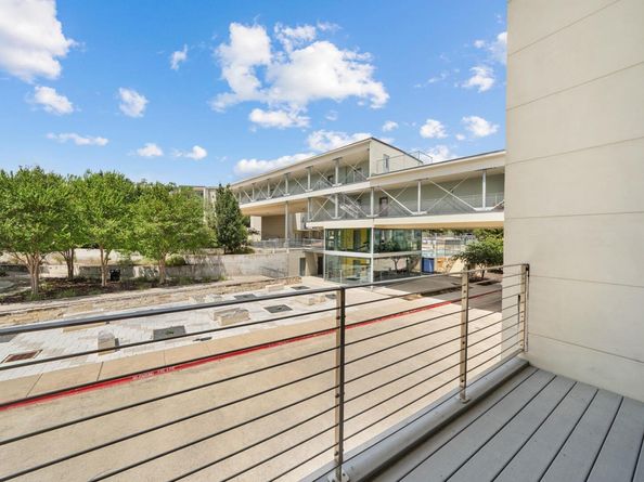 604 N Bluff DR 214, Austin TX 78745