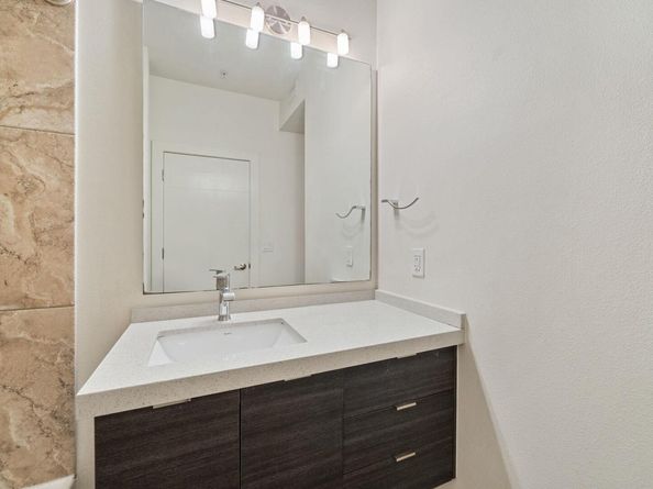 604 N Bluff DR 214, Austin TX 78745