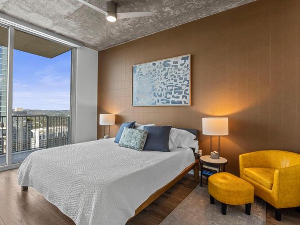 360 Nueces ST 3904, Austin TX 78701