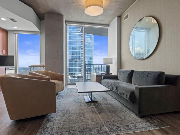 360 Nueces ST 3904, Austin TX 78701