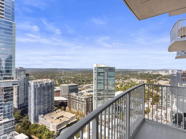 360 Nueces ST 3904, Austin TX 78701