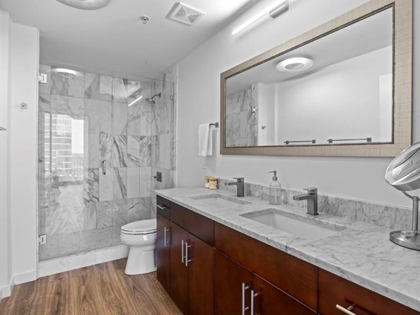 360 Nueces ST 3904, Austin TX 78701