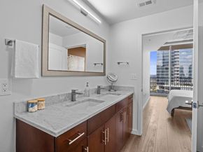 360 Nueces ST 3904, Austin TX 78701