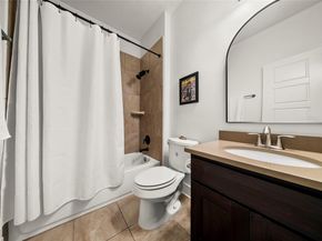 1901 Warely LN 292C, Austin TX 78741