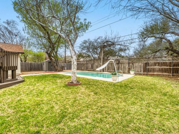 3902 Hillside DR, Round Rock TX 78681