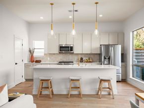 2205 Thornton RD A, Austin TX 78704