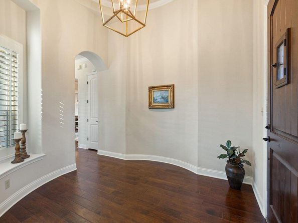 220 Tavish TRL, Lakeway TX 78738