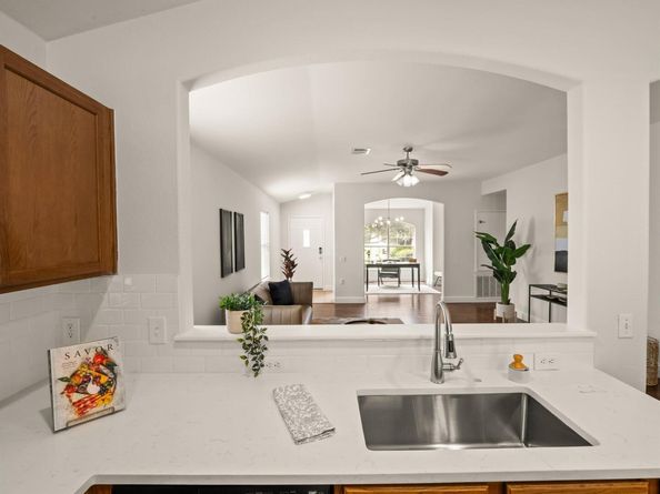 5901 Nelson Oaks DR, Austin TX 78724