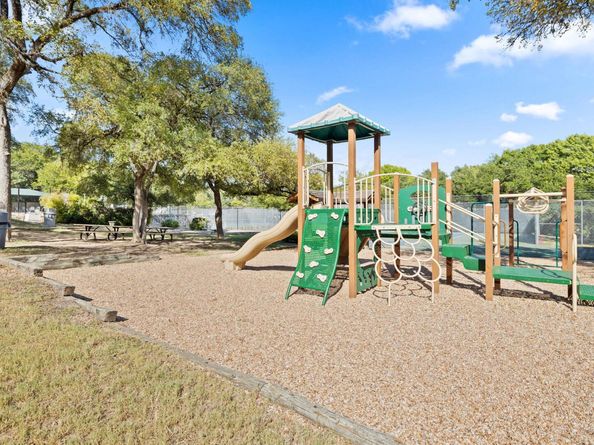 7211 Lakewood DR C111, Austin TX 78750