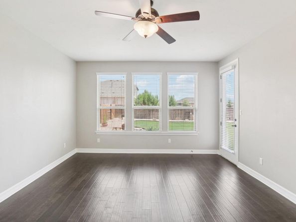 932 Naranjo DR, Georgetown TX 78628