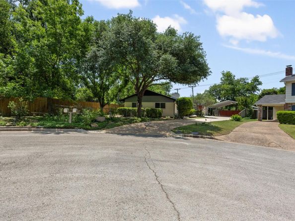 8500 Woodstone Dr, Austin TX 78757