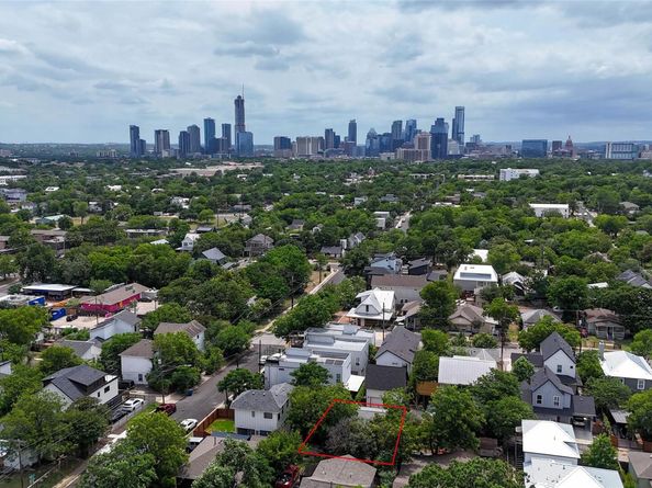1302 Walnut Ave 2, Austin TX 78702