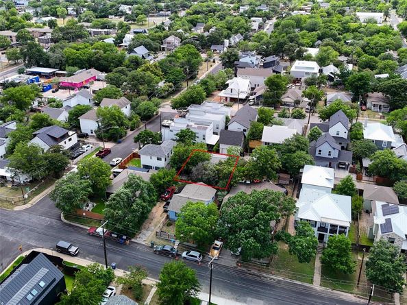 1302 Walnut Ave 2, Austin TX 78702