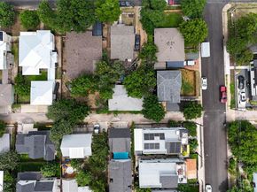 1302 Walnut Ave 2, Austin TX 78702