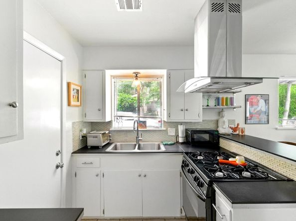 606 W North Loop BLVD, Austin TX 78751