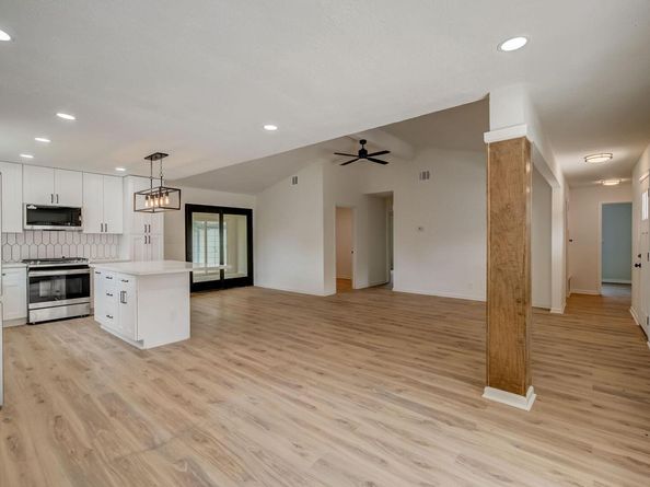6009 Glen Meadow DR, Austin TX 78745
