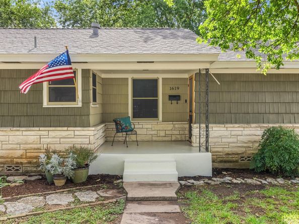 1619 S College ST, Georgetown TX 78626