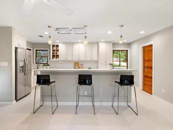 1619 S College ST, Georgetown TX 78626