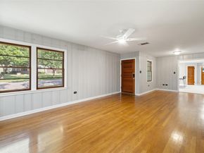 1619 S College ST, Georgetown TX 78626