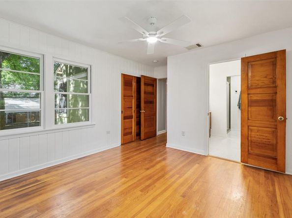 1619 S College ST, Georgetown TX 78626