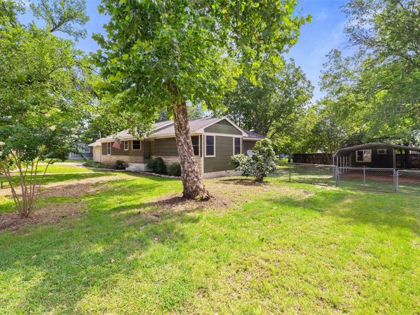 1619 S College ST, Georgetown TX 78626