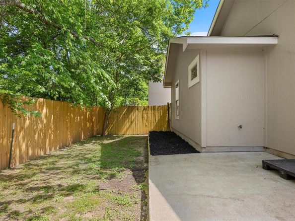 8608 Dittmar Oaks DR, Austin TX 78748