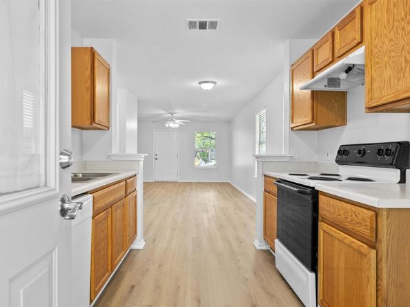 8608 Dittmar Oaks DR, Austin TX 78748