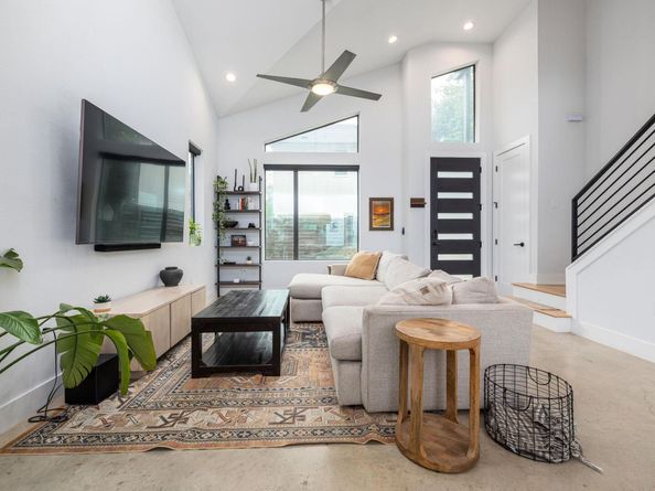 2909 E 3rd ST 2, Austin TX 78702