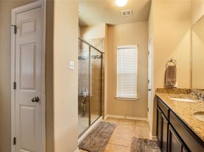 2105 Town Centre DR 48, Round Rock TX 78664