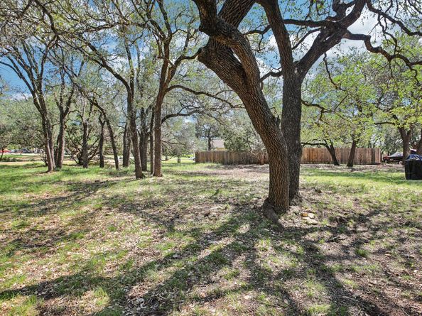 600 Augusta CIR N, Point Venture TX 78645
