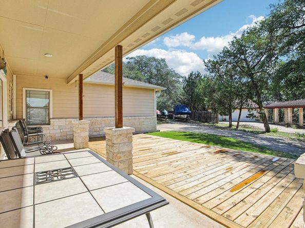 600 Augusta CIR N, Point Venture TX 78645