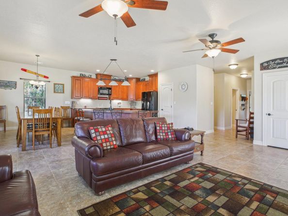 600 Augusta CIR N, Point Venture TX 78645